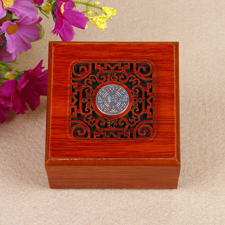 木制镂空珠宝包装盒